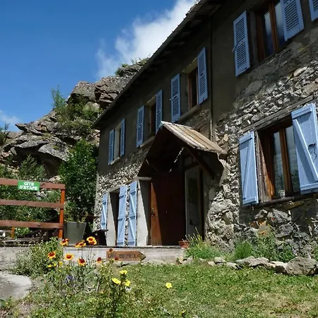 Gite D'etape Et De Sejour De Meolans-Revel